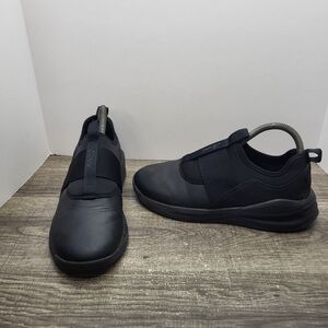 CLOVE Solo Black Slip On Sneaker Nursing Healthcare Women's Size 8.5